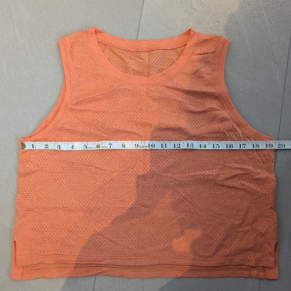 Lululemon Train to be tank in dot camo golden apricot - Picture 6 of 7